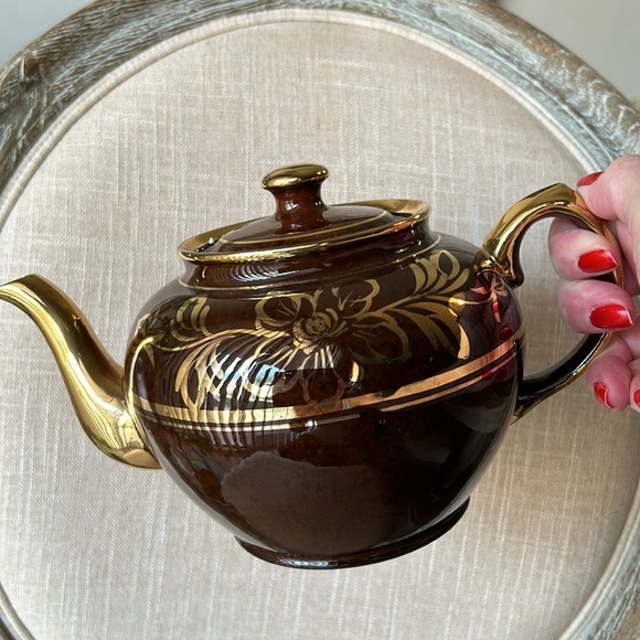 Vintage Sadler England Tea Pot